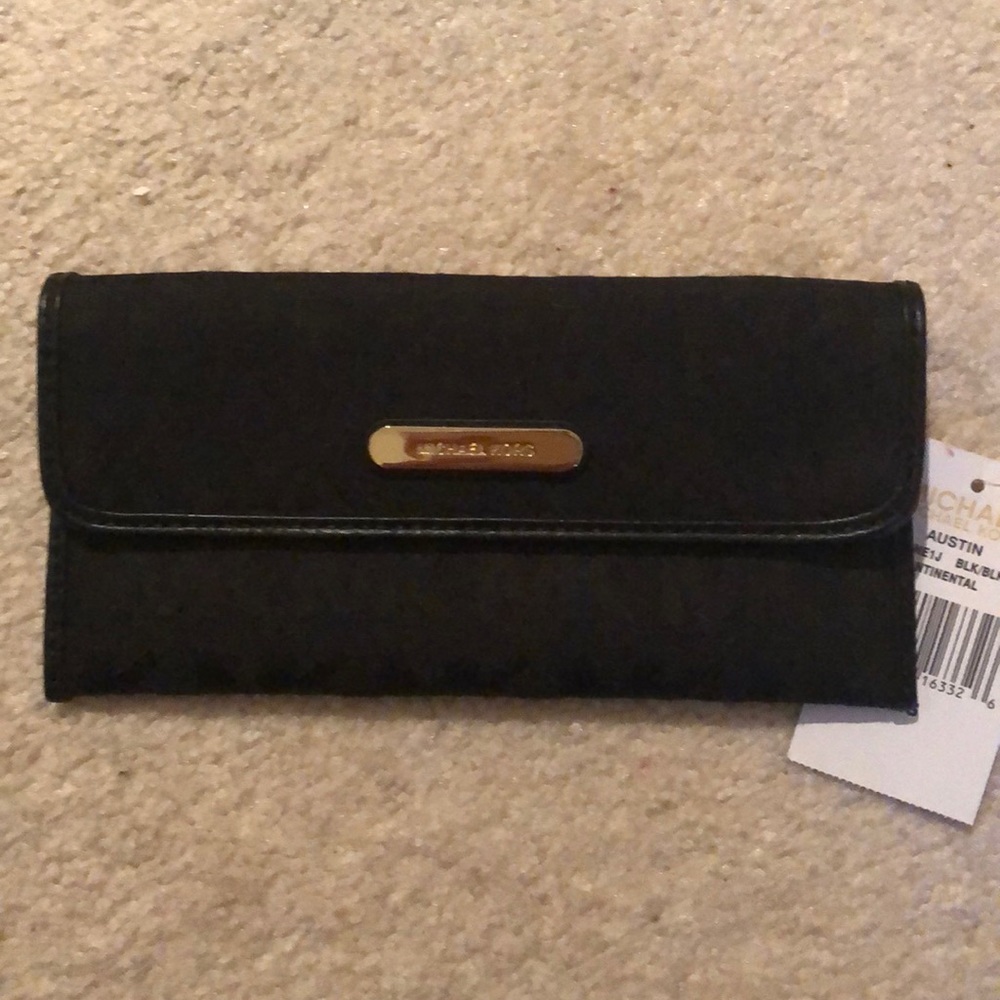 NWT Michael kors wallet